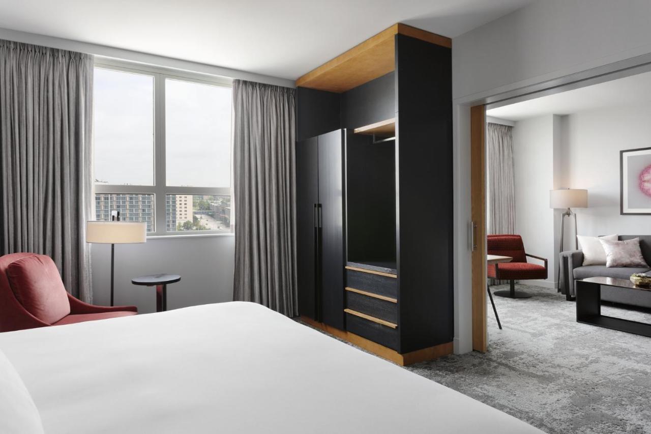 One-Bedroom King Suite,1210481929:JPEG