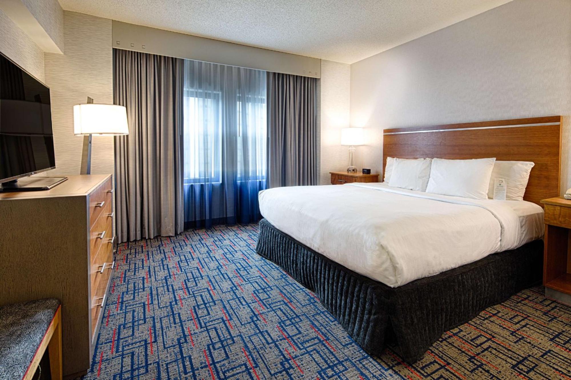 One-Bedroom King Suite Hearing Access or Non-Smoking,1706115793:JPEG